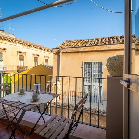 L'angoletto Del Viaggiatore Casa vacanze Catania